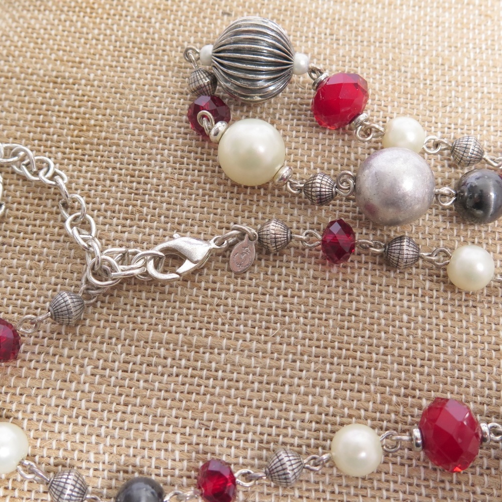 PREMIER DESIGNS RED CRYSTAL FAUX PEARL LONG STATION NECKLACE SILVER TONE 40IN - Picture 3 of 5